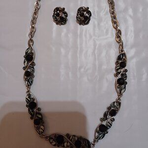Black rhinestones zebra striped necklace & pierced earrings set!!